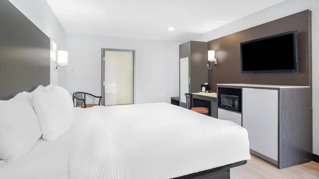 Days Inn & Suites by Wyndham Niagara Falls/Buffalo photo 10