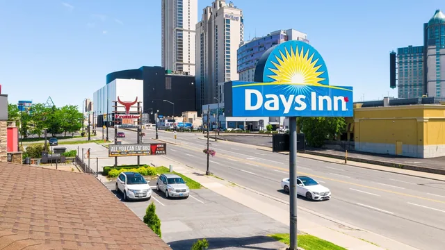 Days Inn by Wyndham Fallsview photo 9