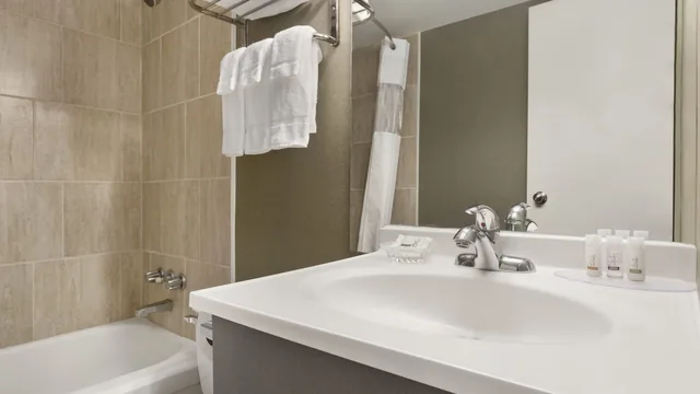 Days Inn by Wyndham Fallsview photo 11