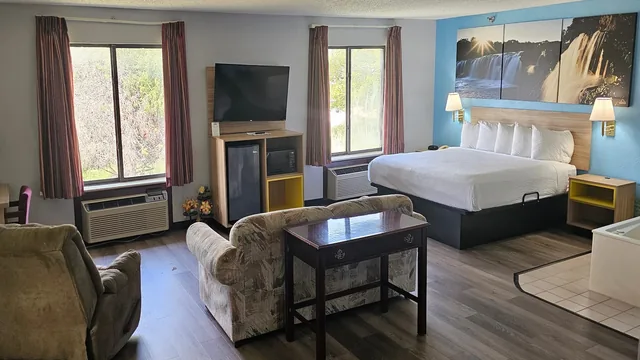 Days Inn by Wyndham Ozark Springfield photo 10