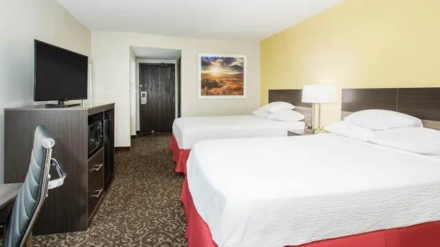 Days Inn by Wyndham Phoenix North photo 4