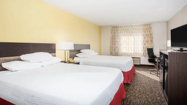 Days Inn by Wyndham Phoenix North photo 12