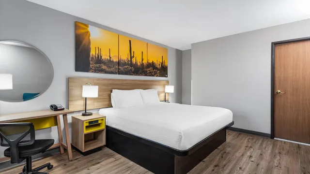 Days Inn by Wyndham Phoenix West photo 5