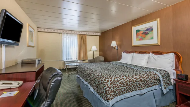 Days Inn by Wyndham Pittsburgh photo 3