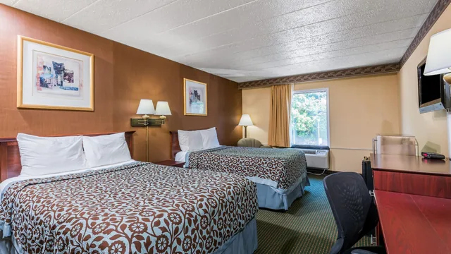 Days Inn by Wyndham Pittsburgh photo 5