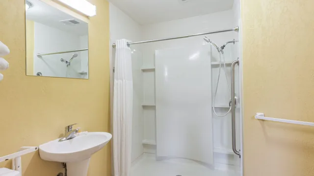Days Inn by Wyndham Pittsburgh photo 6