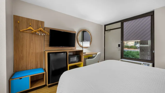 Days Inn by Wyndham Raleigh Midtown photo 7
