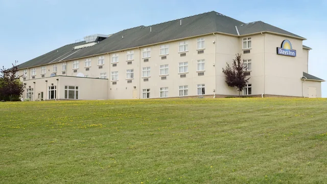 Days Inn by Wyndham Orillia photo 9