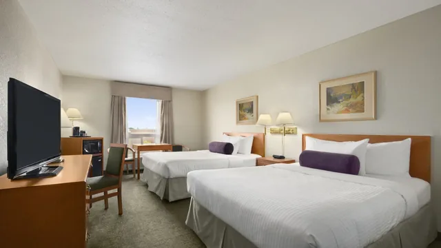 Days Inn by Wyndham Red Deer photo 4