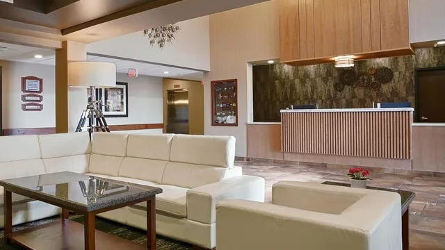 Days Inn by Wyndham Redwater photo 5
