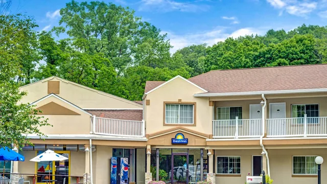 Days Inn by Wyndham Ridgefield photo 7