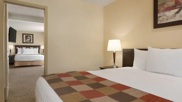 Days Inn by Wyndham Montreal East photo 6