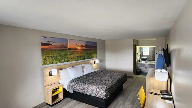 Days Inn by Wyndham San Antonio photo 9
