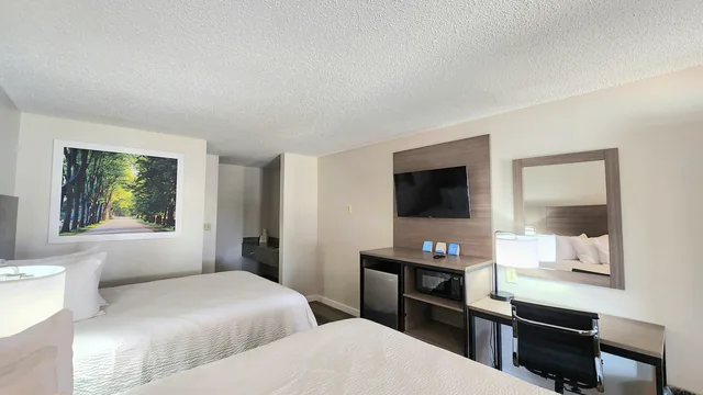 Days Inn by Wyndham San Marcos photo 11