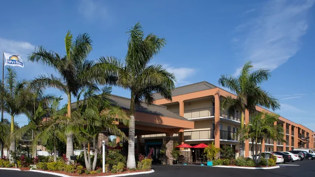 Days Inn by Wyndham Sarasota Bay photo 9