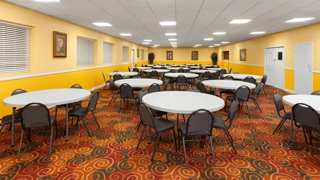 Days Inn by Wyndham Shelby photo 4