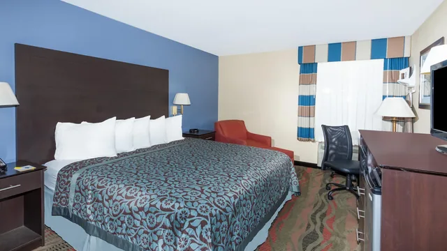 Days Inn by Wyndham Springfield photo 10