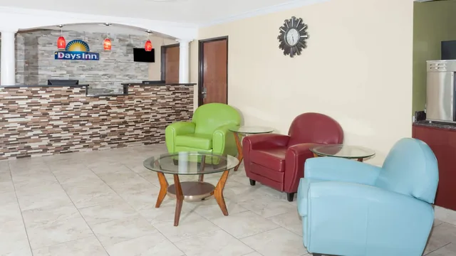 Days Inn by Wyndham Springfield photo 11