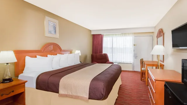 Days Inn by Wyndham Staunton photo 6