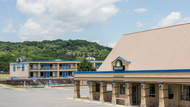 Days Inn by Wyndham Staunton photo 11