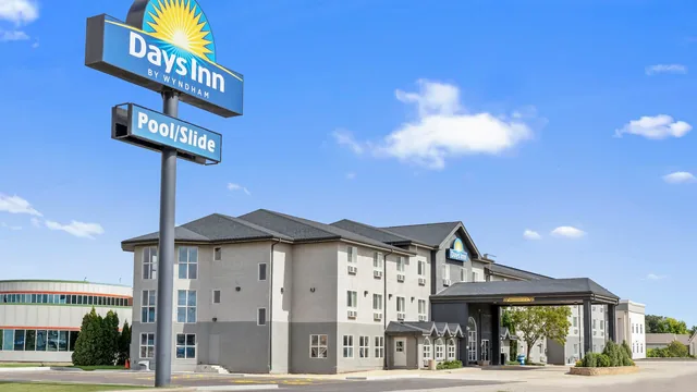 Days Inn by Wyndham Steinbach photo 5