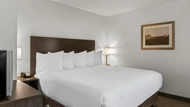 Days Inn by Wyndham Steinbach photo 9