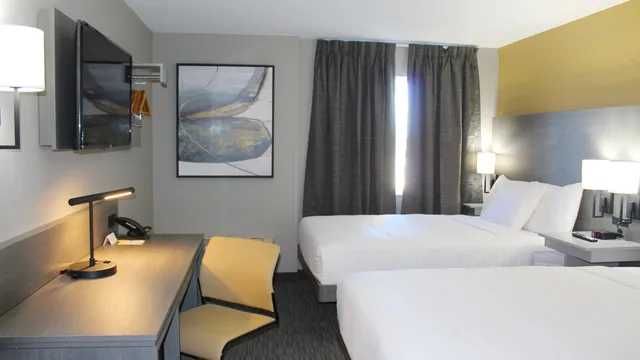 Days Inn by Wyndham Stony Plain photo 9