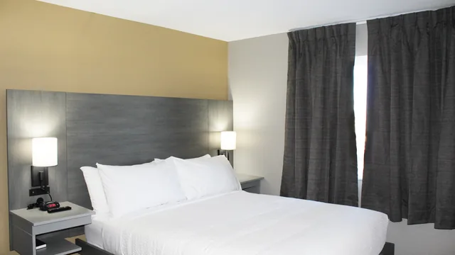 Days Inn by Wyndham Stony Plain photo 12