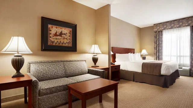 Days Inn & Suites by Wyndham Strathmore photo 5