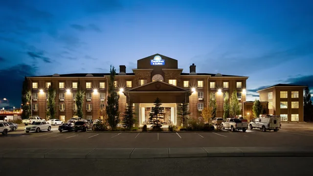 Days Inn & Suites by Wyndham Strathmore photo 9