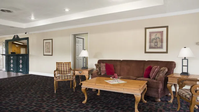 Days Inn & Suites by Wyndham Stuttgart photo 4