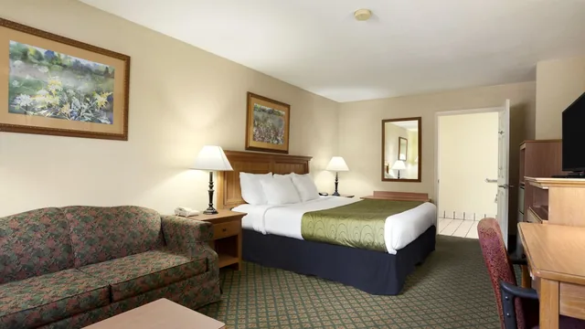 Days Inn & Suites by Wyndham Stuttgart photo 12