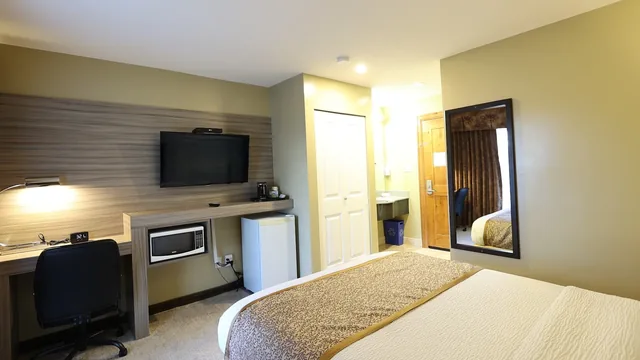 Days Inn by Wyndham Surrey photo 5