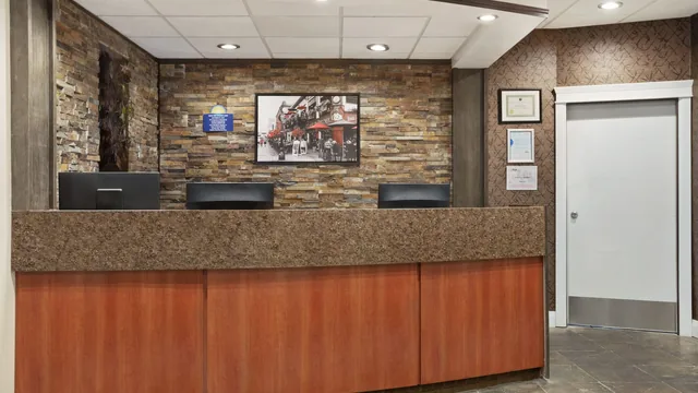 Days Inn by Wyndham Sylvan Lake photo 7