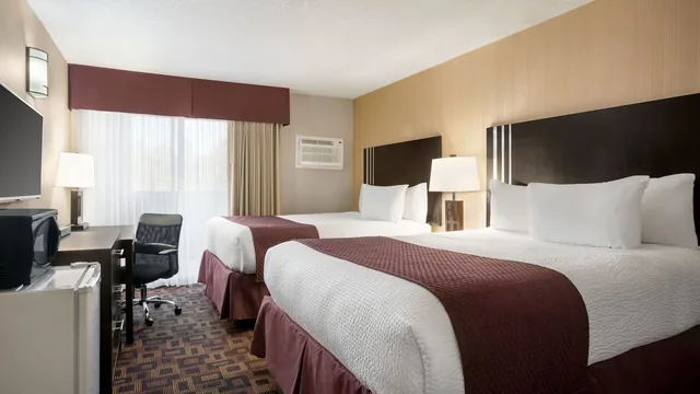 Days Inn by Wyndham Sylvan Lake photo 11