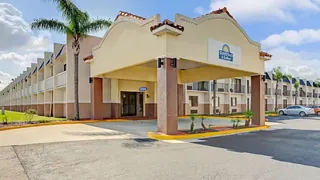 Days Inn & Suites by Wyndham Tampa near Ybor City