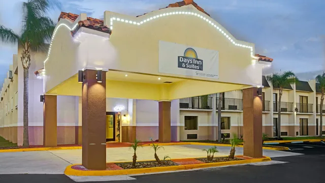Days Inn & Suites by Wyndham Tampa near Ybor City photo 8