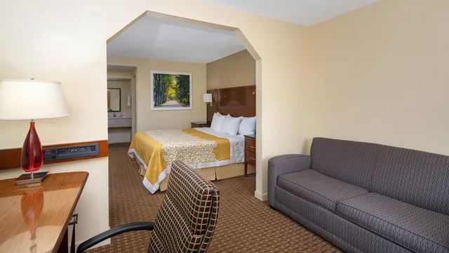 Days Inn by Wyndham Thomaston photo 5