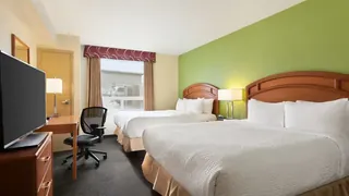 Days Inn & Suites by Wyndham Thompson
