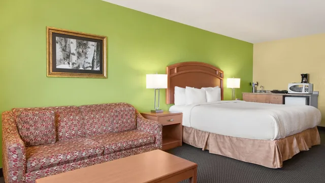 Days Inn & Suites by Wyndham Thompson photo 6