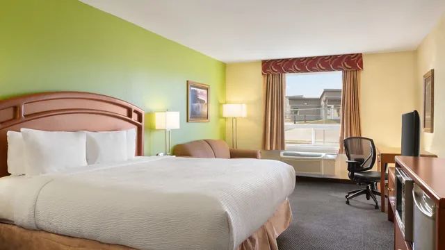Days Inn & Suites by Wyndham Thompson photo 9