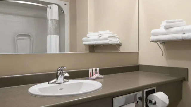 Days Inn by Wyndham Thunder Bay North photo 3