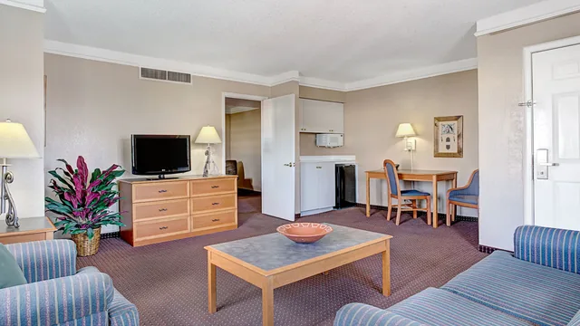 Days Inn by Wyndham Tucson City Center photo 4