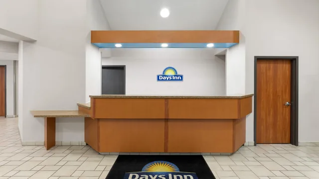 Days Inn by Wyndham Tulsa Central photo 4