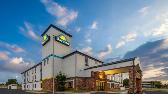 Days Inn by Wyndham Tulsa Central photo 12