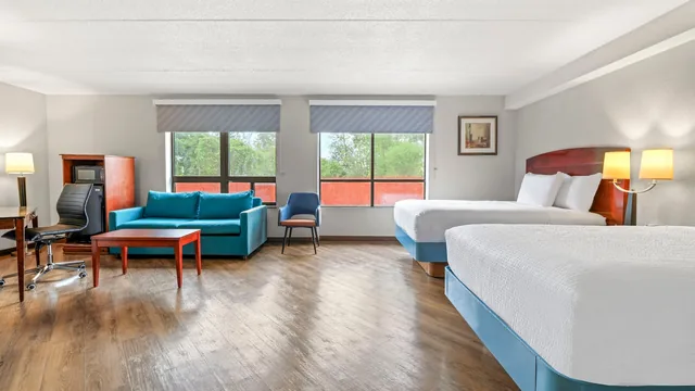 Days Inn by Wyndham Utica photo 7