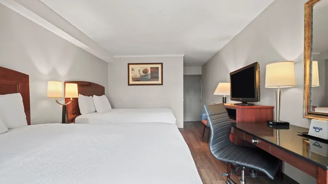 Days Inn by Wyndham Utica photo 8