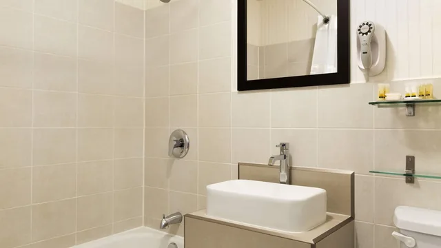 Days Inn by Wyndham Vermilion photo 7