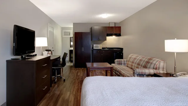 Days Inn by Wyndham Vernon photo 7