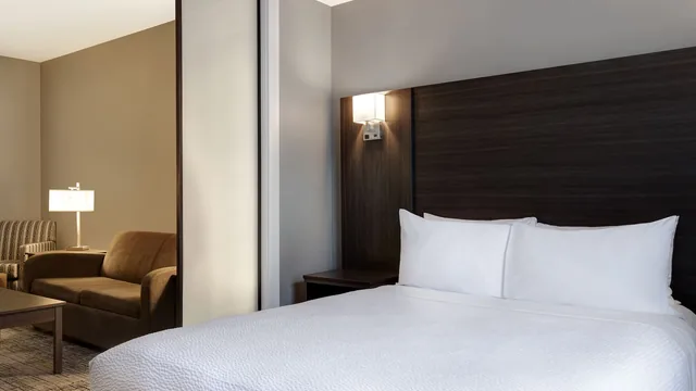 Days Inn & Suites by Wyndham Warman photo 1